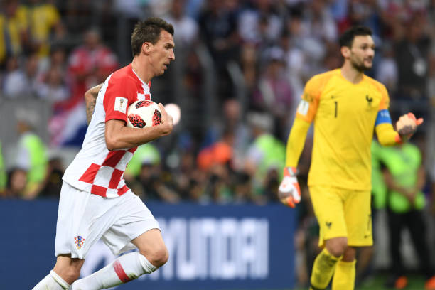 俊上贡献显 俊上贡献显