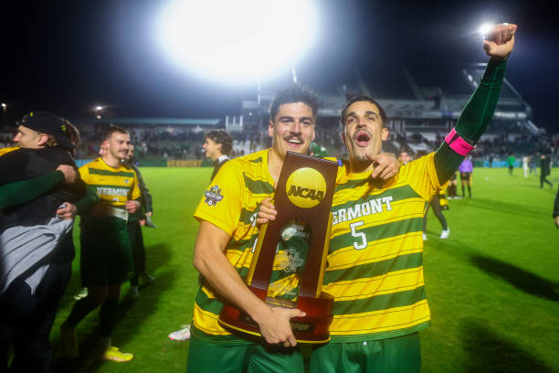 通过结合强 通过结合强